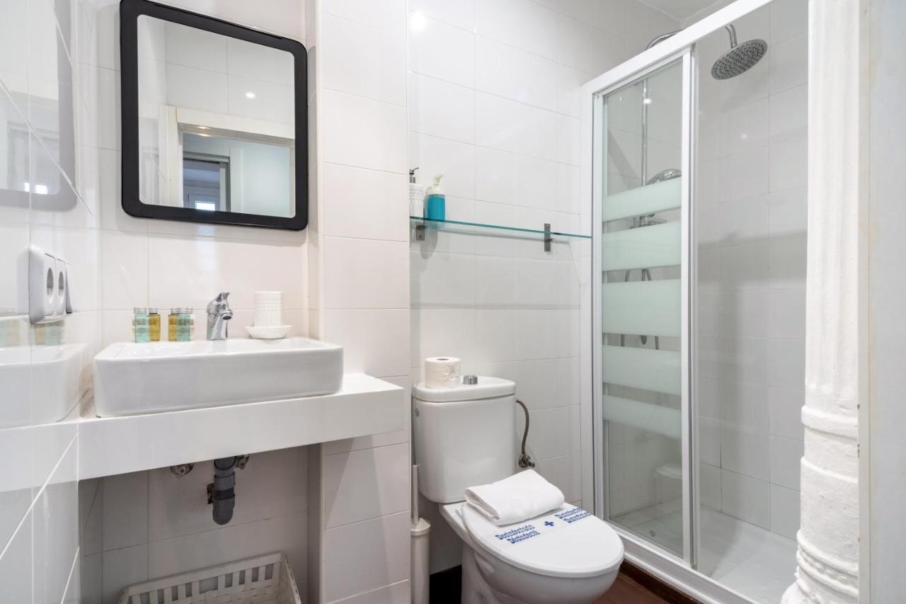 2 Bedrooms 2 Bathrooms Furnished - Malasana - Bright Stylish - Mintystay Madrid Kültér fotó
