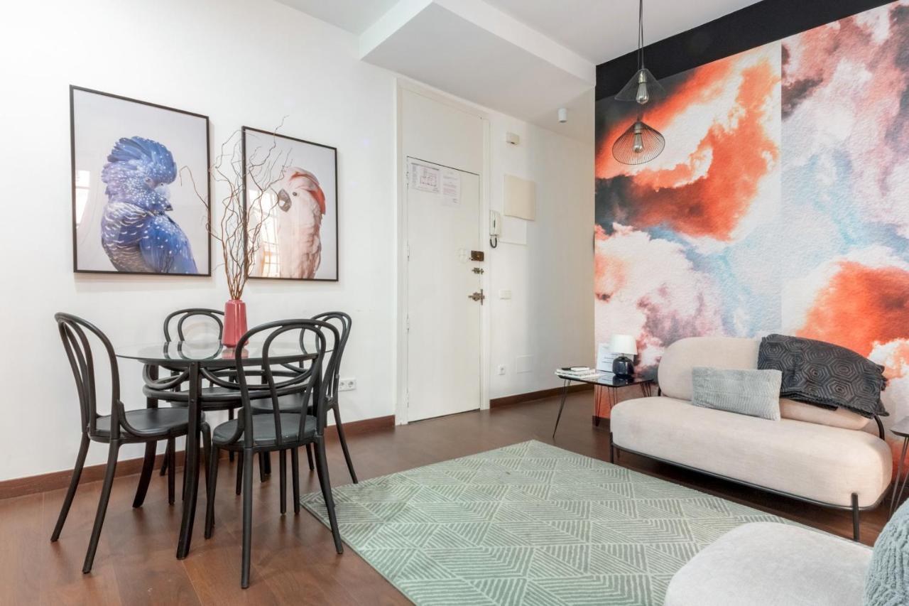 2 Bedrooms 2 Bathrooms Furnished - Malasana - Bright Stylish - Mintystay Madrid Kültér fotó