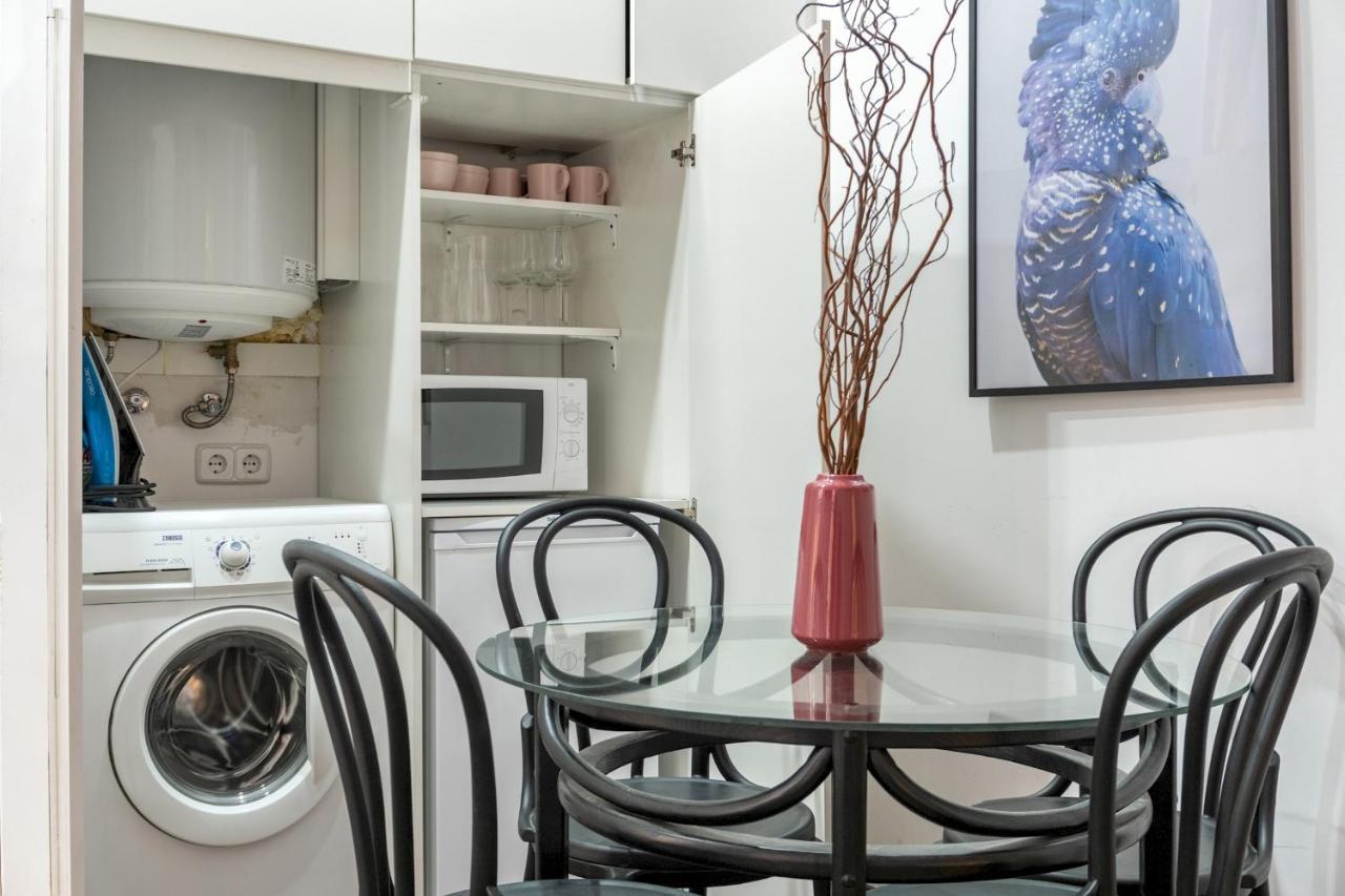 2 Bedrooms 2 Bathrooms Furnished - Malasana - Bright Stylish - Mintystay Madrid Kültér fotó