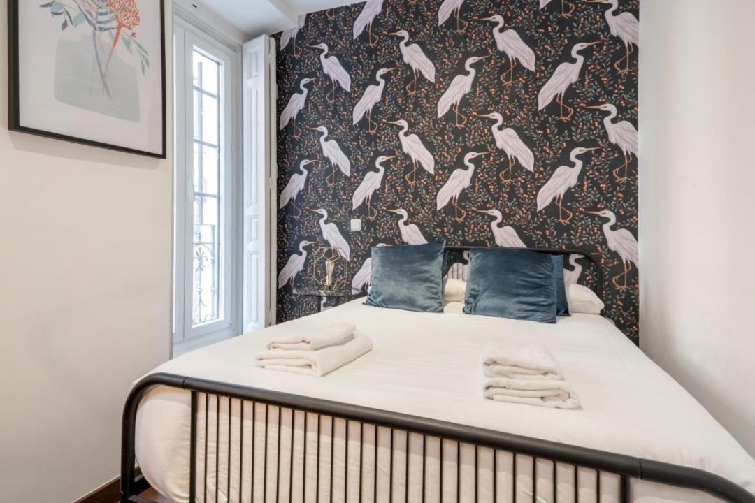 2 Bedrooms 2 Bathrooms Furnished - Malasana - Bright Stylish - Mintystay Madrid Kültér fotó