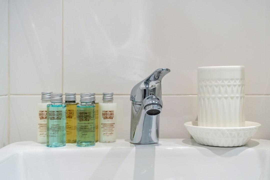 2 Bedrooms 2 Bathrooms Furnished - Malasana - Bright Stylish - Mintystay Madrid Kültér fotó