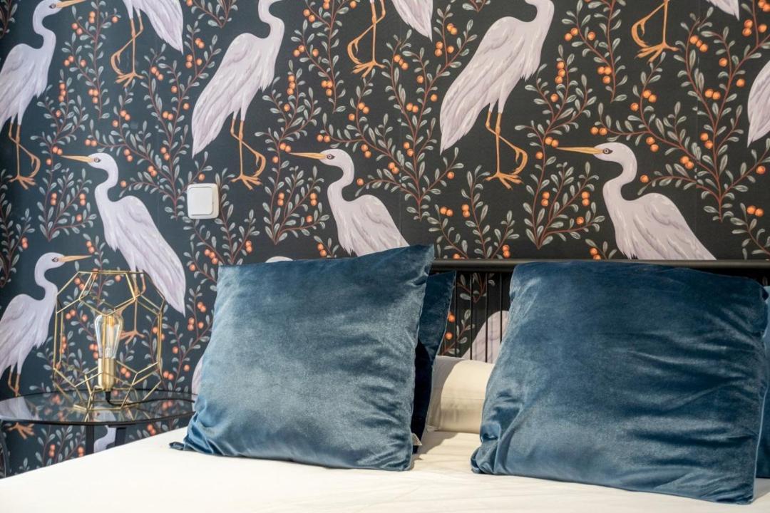 2 Bedrooms 2 Bathrooms Furnished - Malasana - Bright Stylish - Mintystay Madrid Kültér fotó